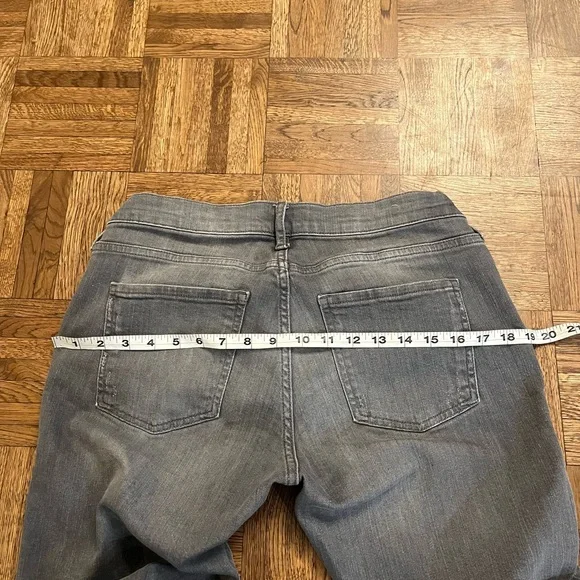 MAKE OFFER Banana Republic Factory Girlfriend Jeans Gray Denim Size 28/6 - Picture 7 of 14